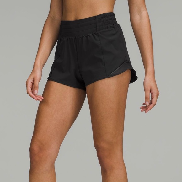 Lululemon Hotty Hot Shorts - Black 2.5” high rise - Picture 3 of 4